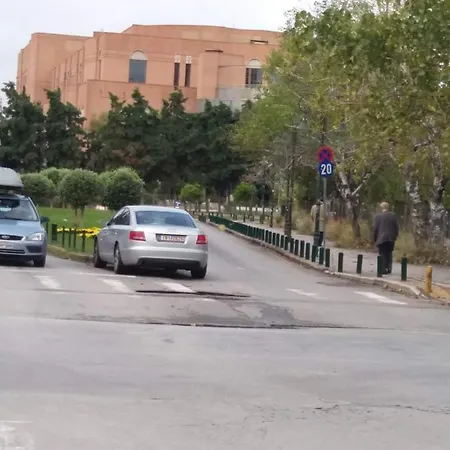 La Petite Maison Nicole Apartment *